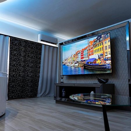 Suite17 - Luxury Guesthouse Джовинаццо Экстерьер фото