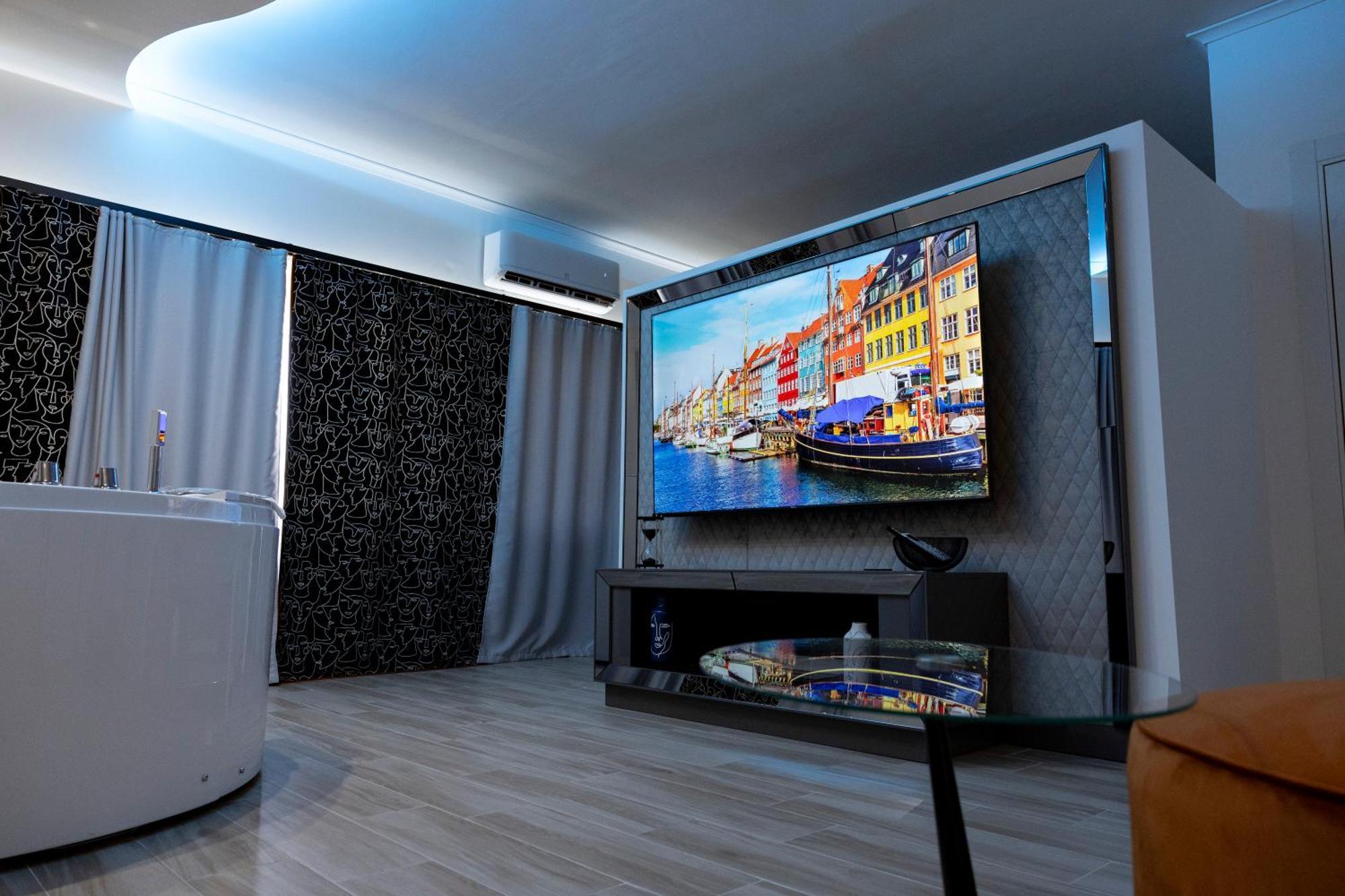 Suite17 - Luxury Guesthouse Джовинаццо Экстерьер фото