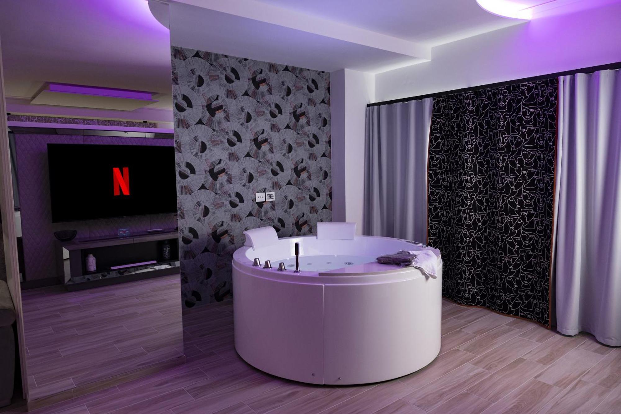 Suite17 - Luxury Guesthouse Джовинаццо Экстерьер фото